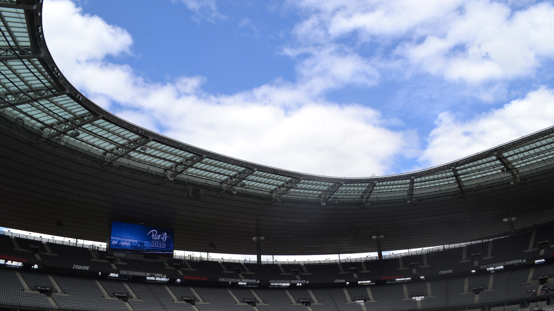 Stade de France у Сен-Дені вміщує понад 80 тисяч глядачів. Фото: Daniel from Glasgow (CC BY 2.0, Wikimedia Commons)