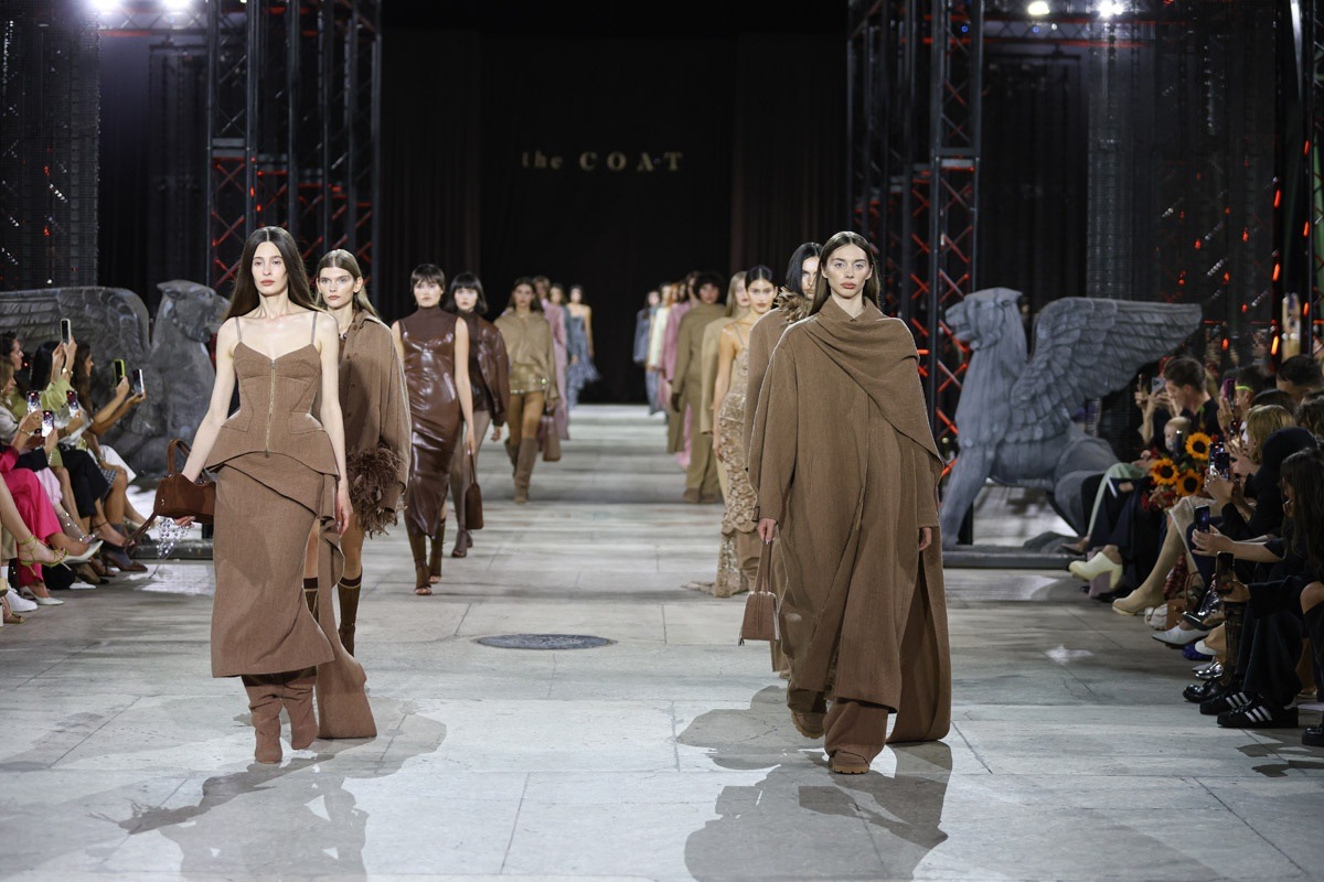 Фінальний вихід показу на Ukrainian Fashion Week