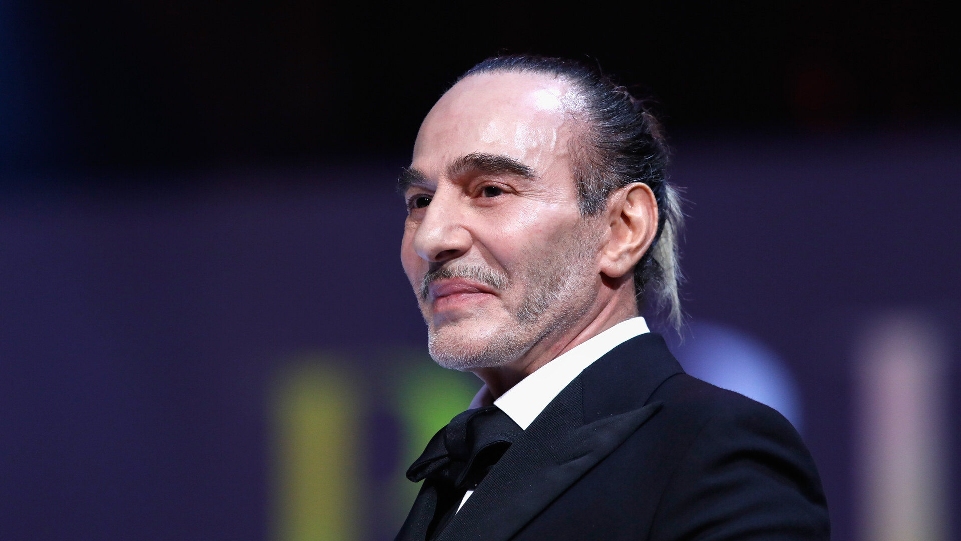 Дизайнер Джон Гальяно на сцені Fashion Awards у Лондоні